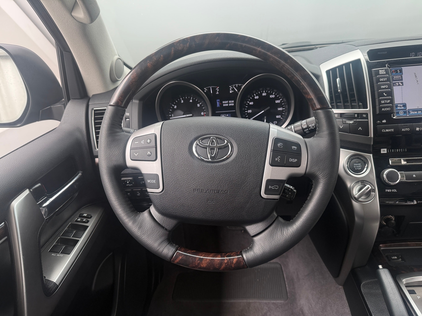 Thumbnail: 2015 Toyota Land Cruiser - 4