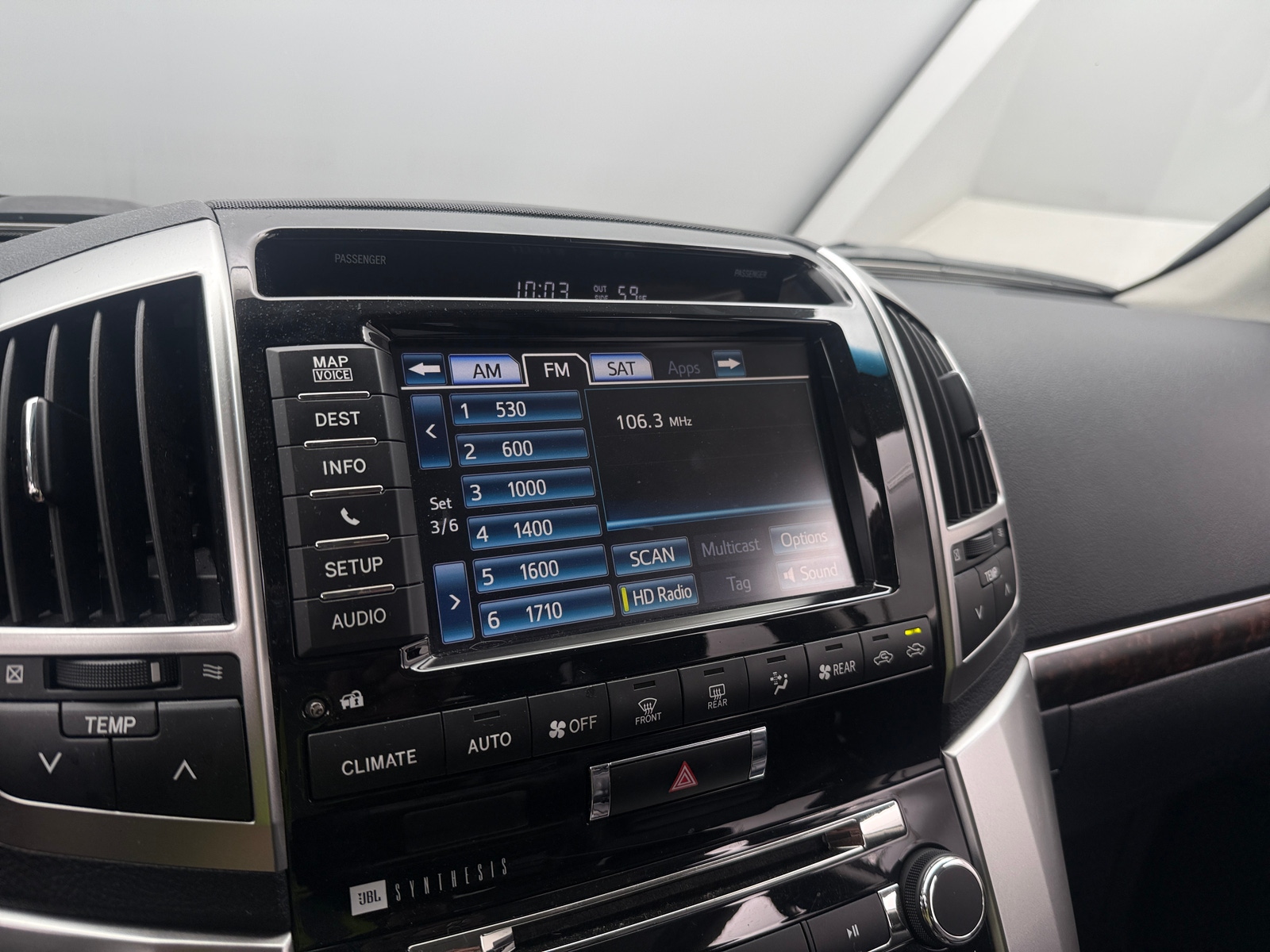 Thumbnail: 2015 Toyota Land Cruiser - 3
