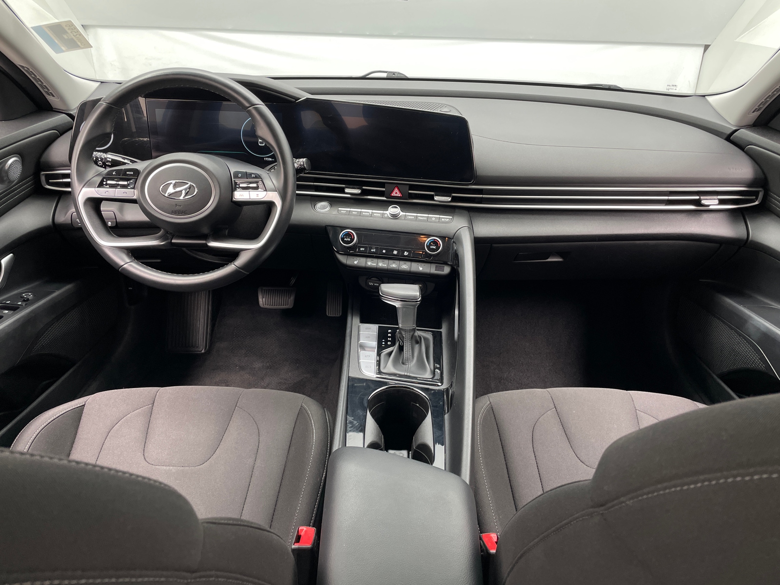 Thumbnail: 2023 Hyundai Elantra - 3