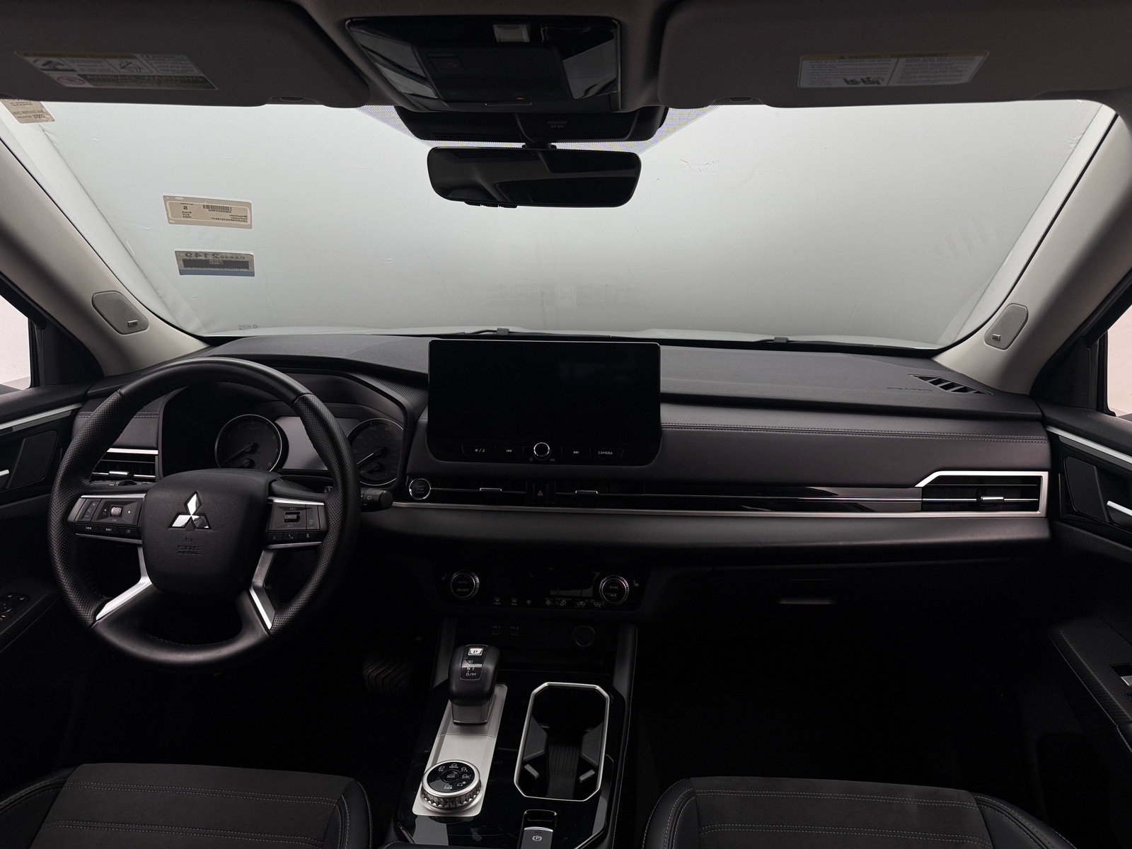Thumbnail: 2025 Mitsubishi Outlander - 3