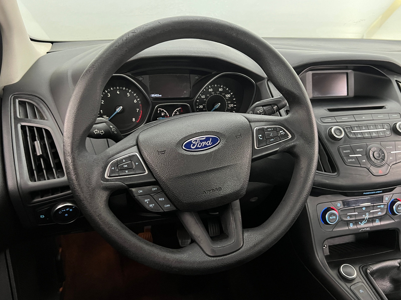 Thumbnail: 2017 Ford Focus - 5