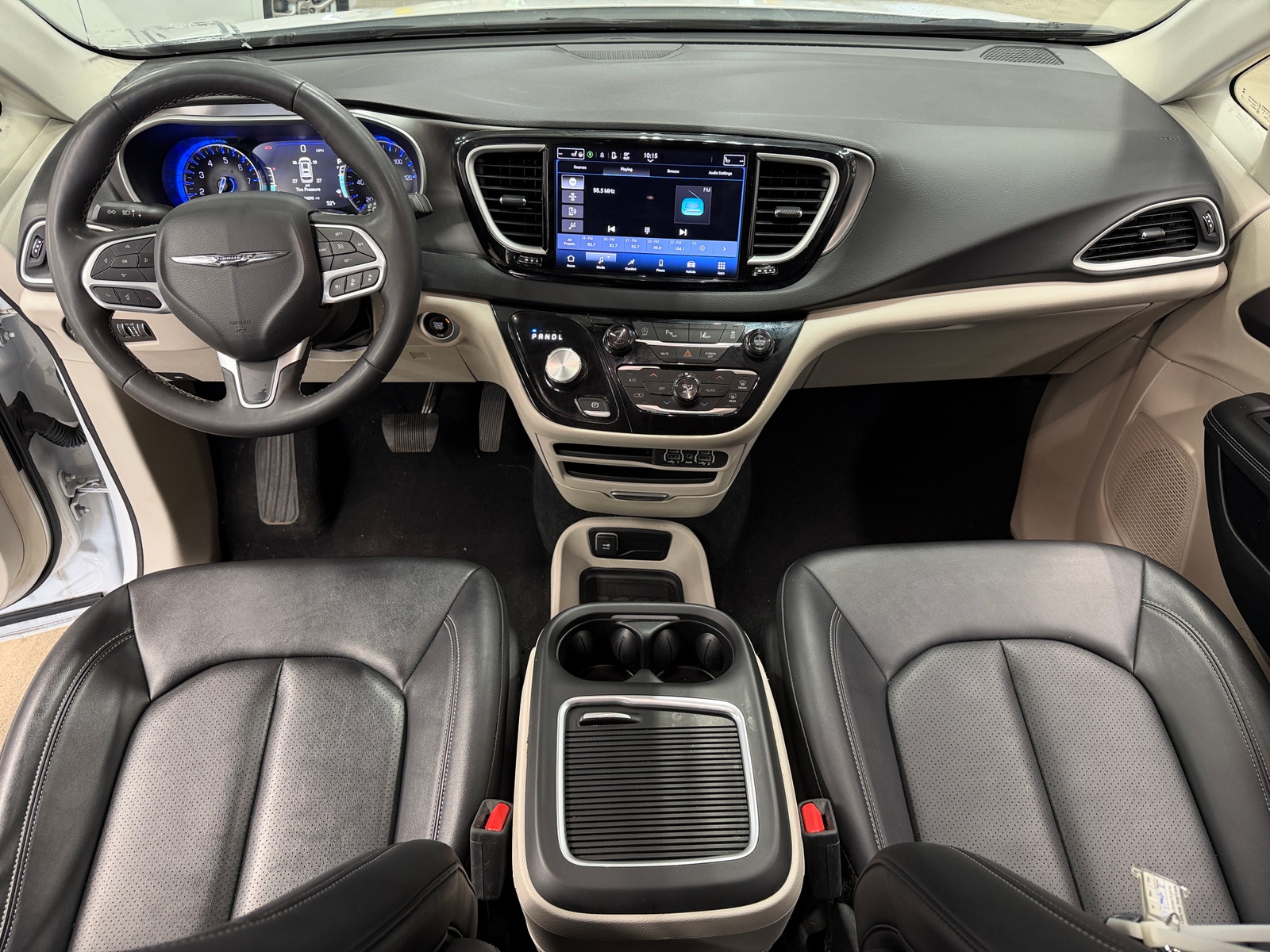 Thumbnail: 2024 Chrysler Pacifica - 2