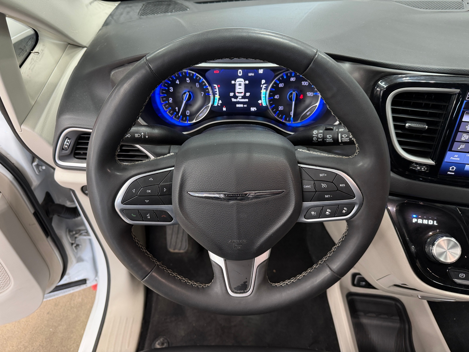 Thumbnail: 2024 Chrysler Pacifica - 4