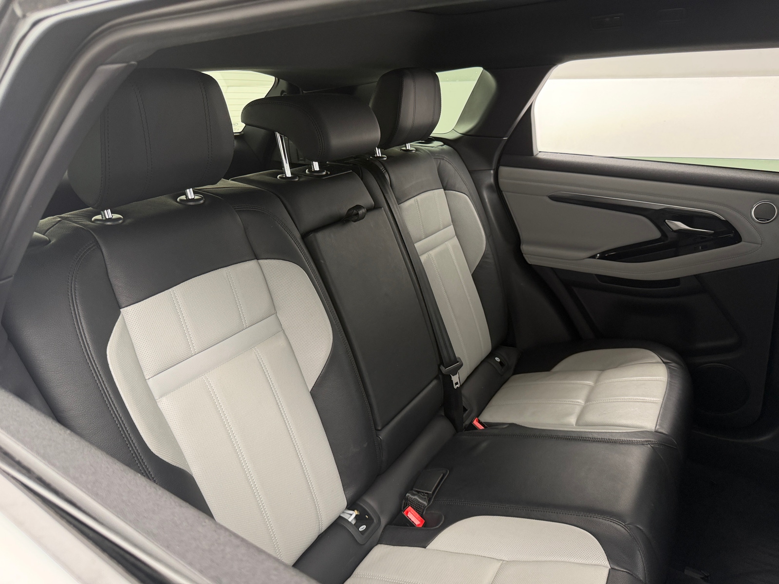 Thumbnail: 2020 Land Rover Range Rover Evoque - 5