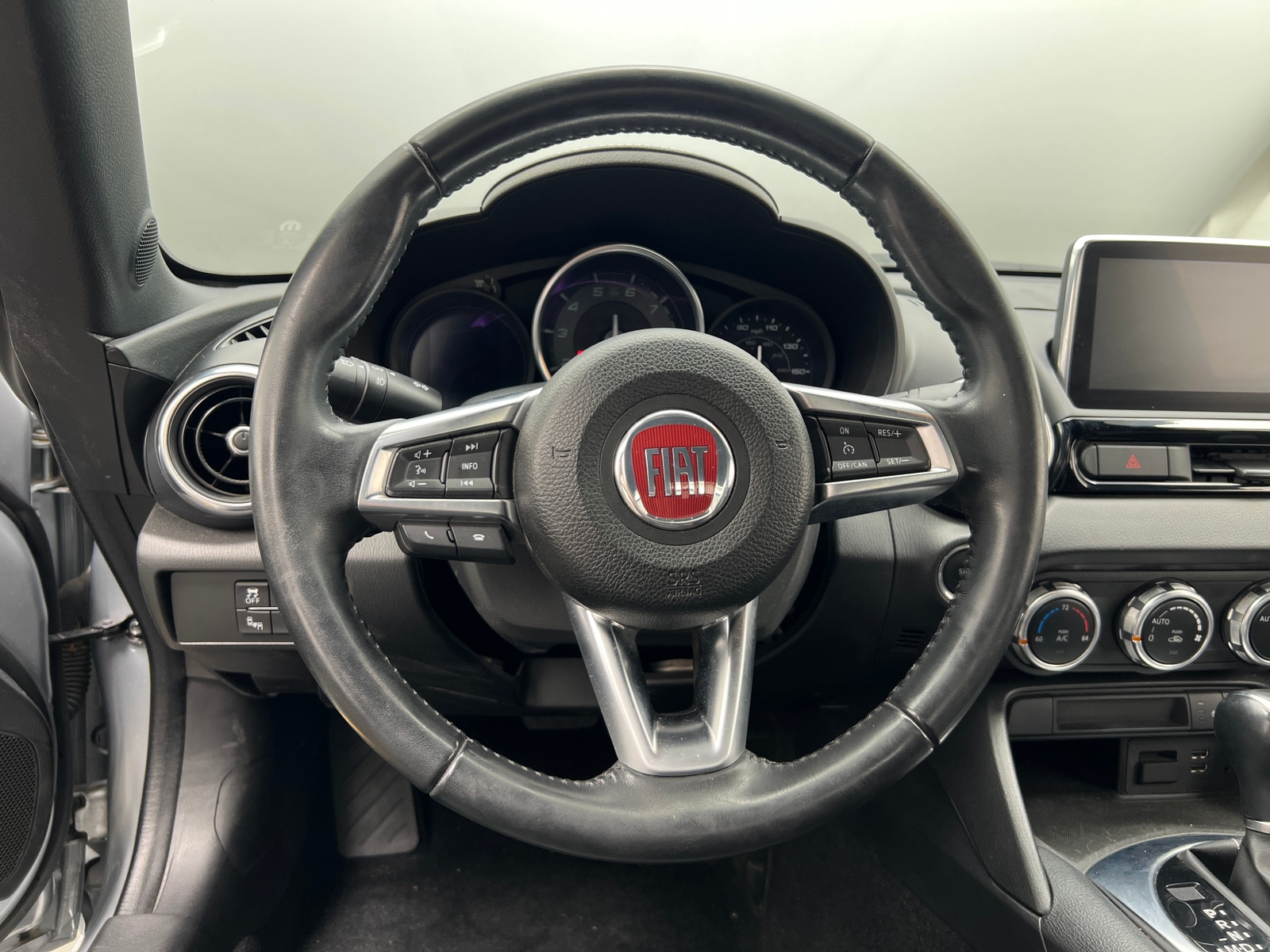 Thumbnail: 2018 Fiat 124 Spider - 4