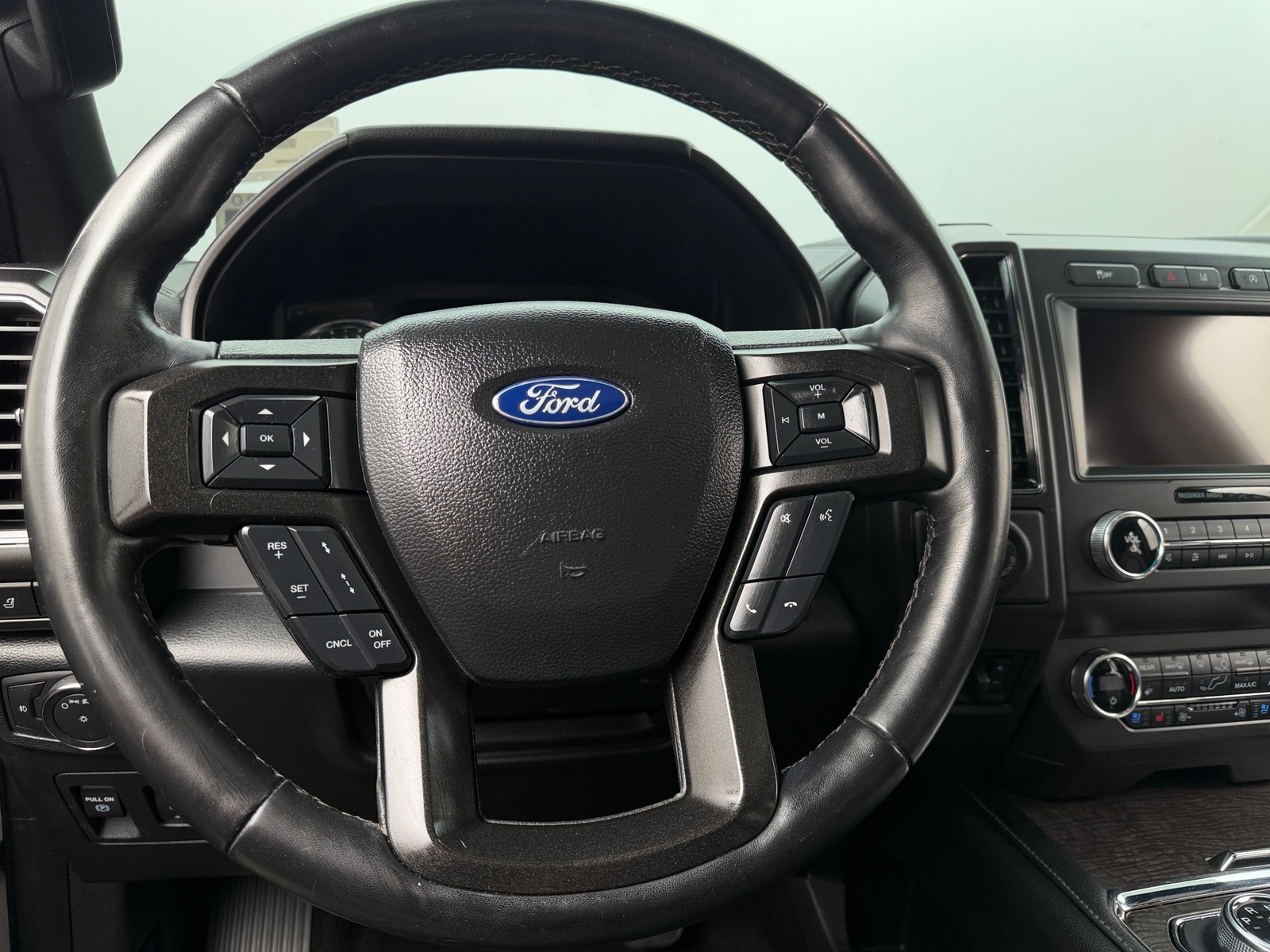 Thumbnail: 2019 Ford Expedition - 4