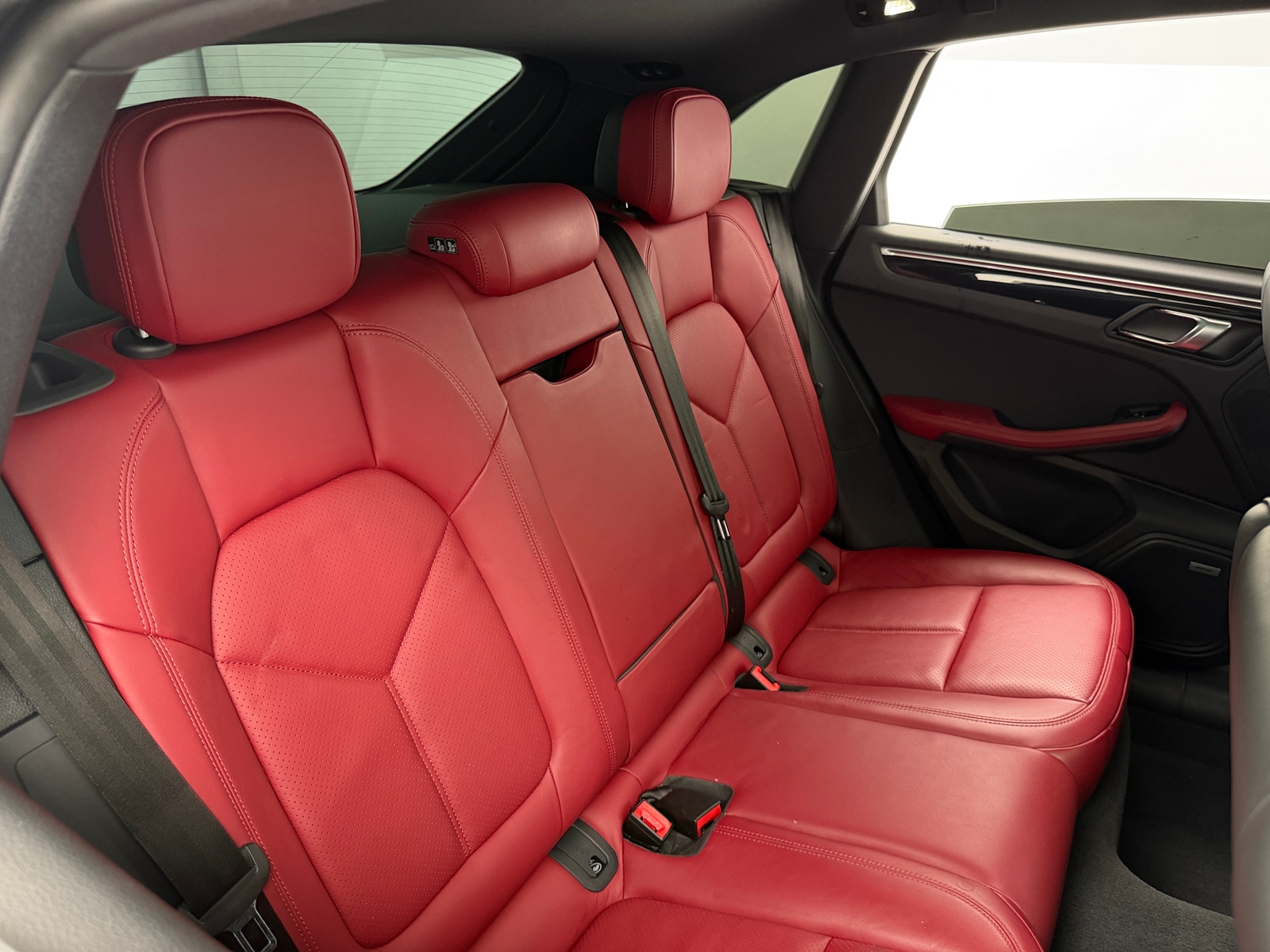 Thumbnail: 2022 Porsche Macan - 5
