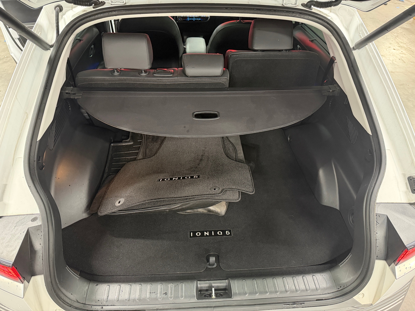 Thumbnail: 2023 Hyundai Ioniq 5 - 6