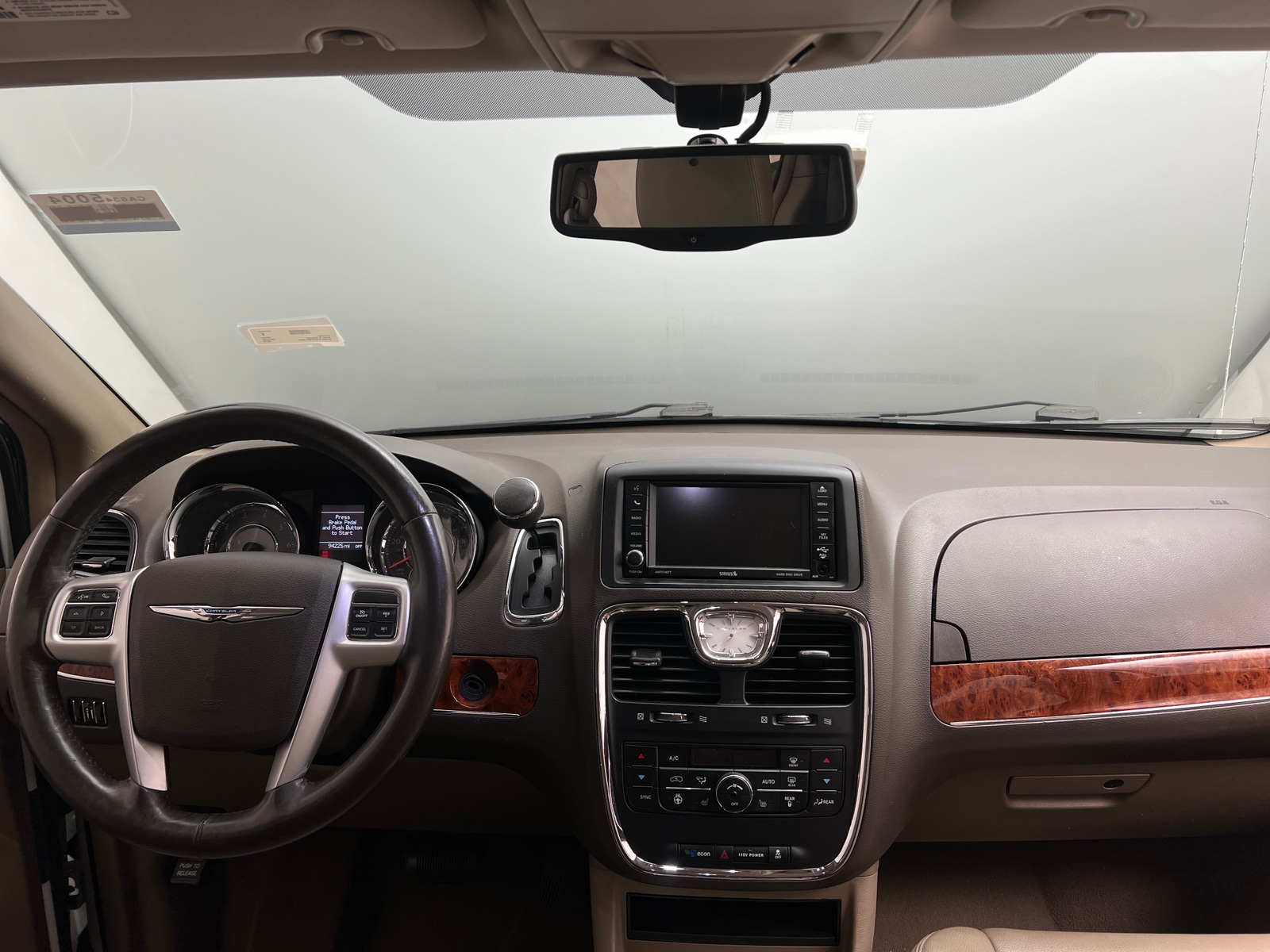 Thumbnail: 2015 Chrysler Town & Country - 2