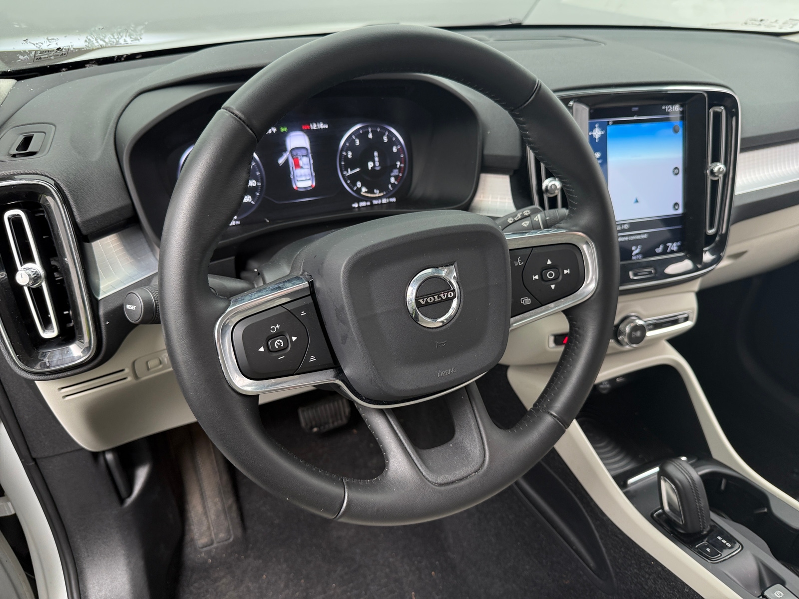 Thumbnail: 2019 Volvo XC40 - 4