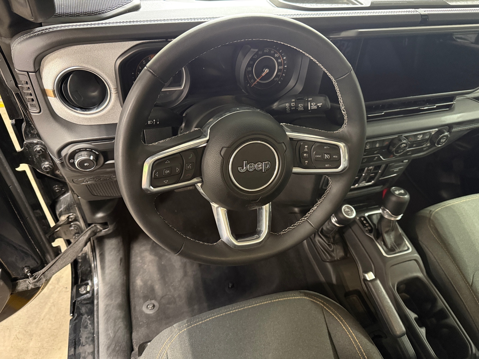 Thumbnail: 2025 Jeep Wrangler - 5