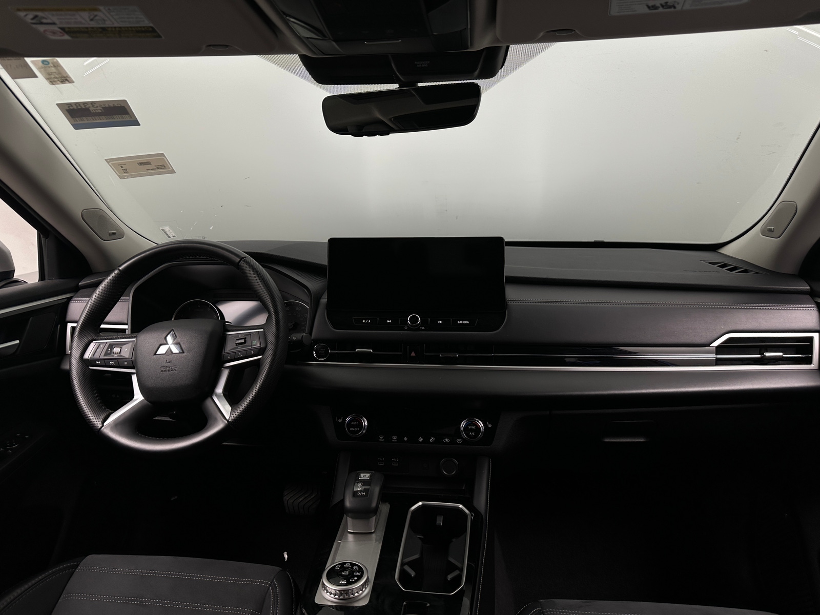 Thumbnail: 2025 Mitsubishi Outlander - 2