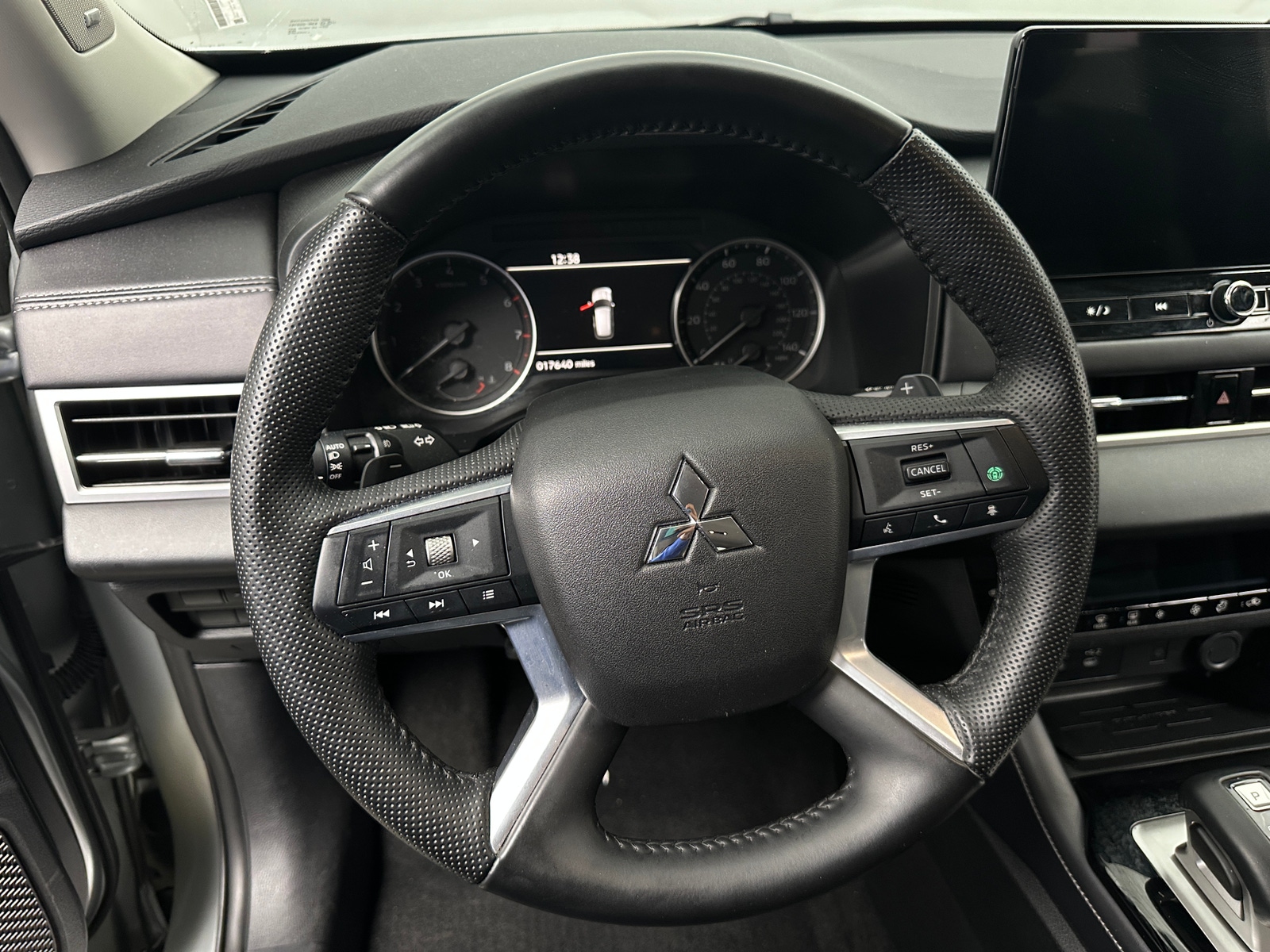 Thumbnail: 2025 Mitsubishi Outlander - 4