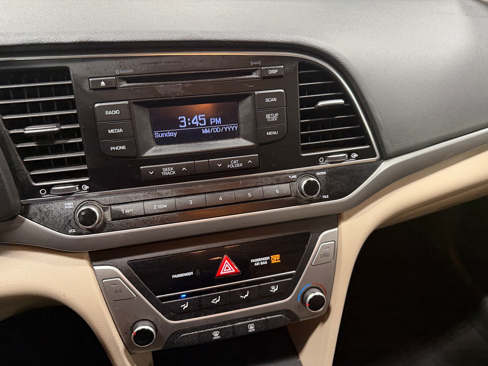 Thumbnail: 2017 Hyundai Elantra - 4