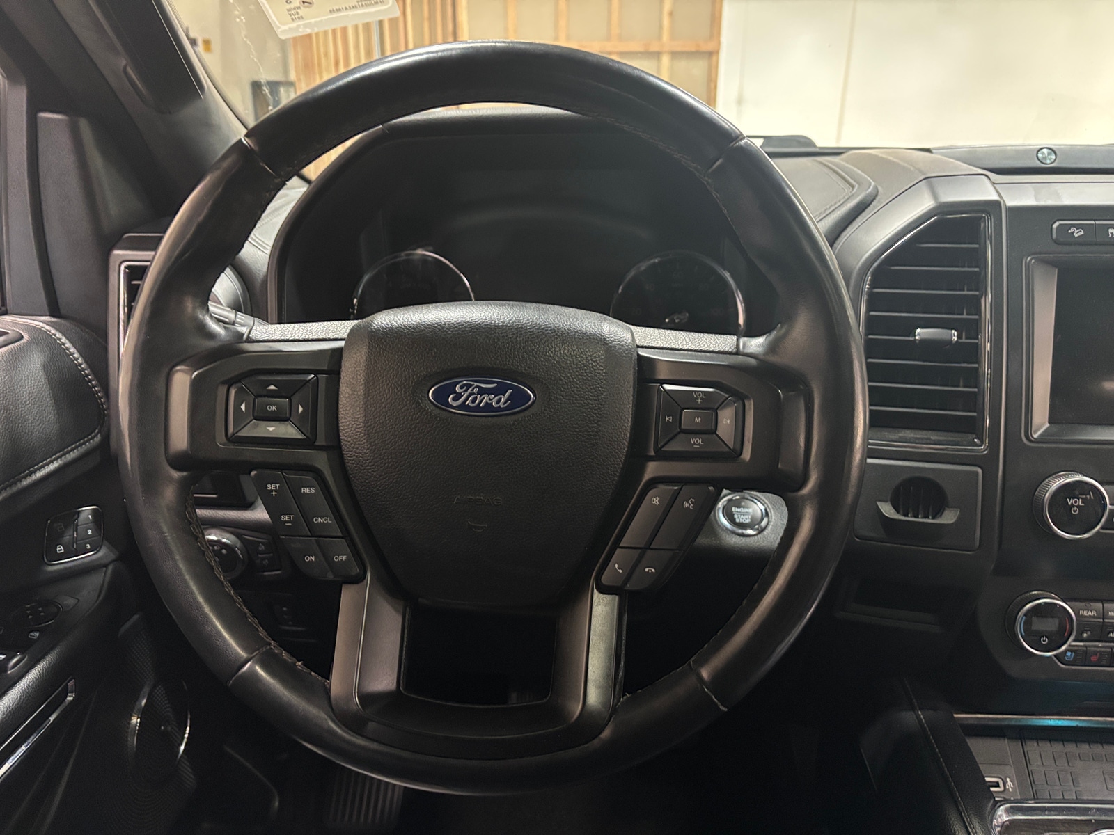 Thumbnail: 2019 Ford Expedition - 4