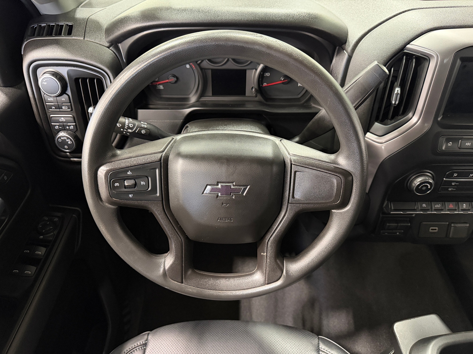 Thumbnail: 2020 Chevrolet Silverado 1500 - 5