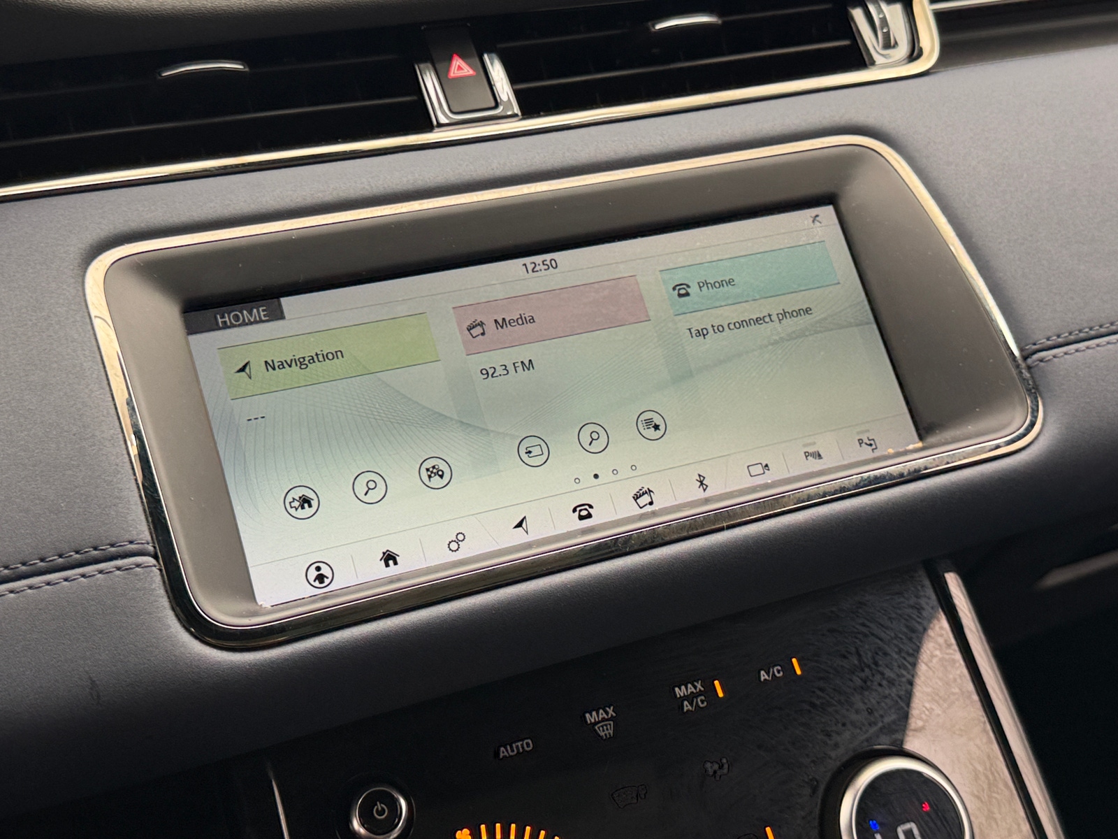 Thumbnail: 2020 Land Rover Range Rover Evoque - 3