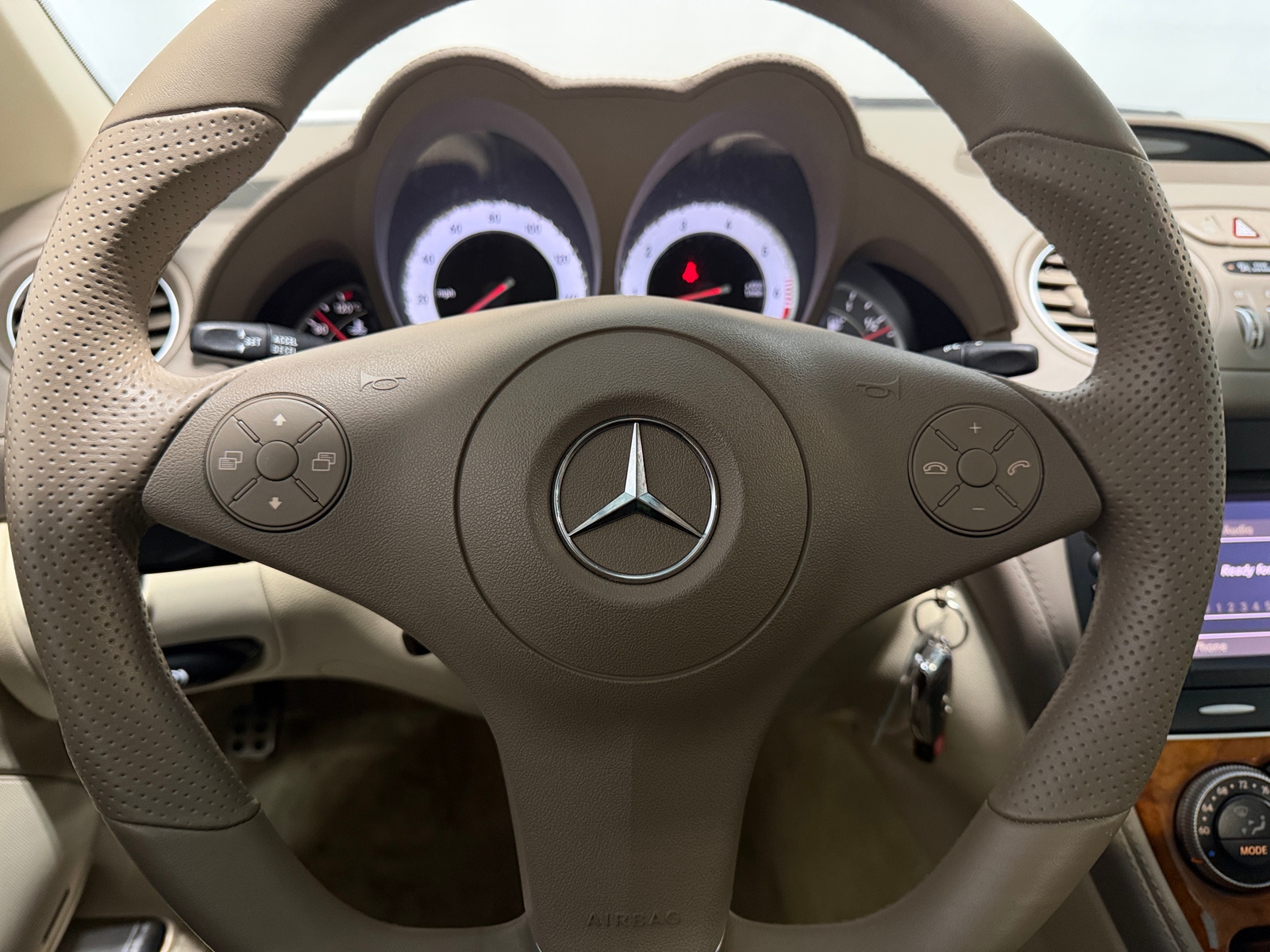 Thumbnail: 2012 Mercedes-Benz SL-Class - 4