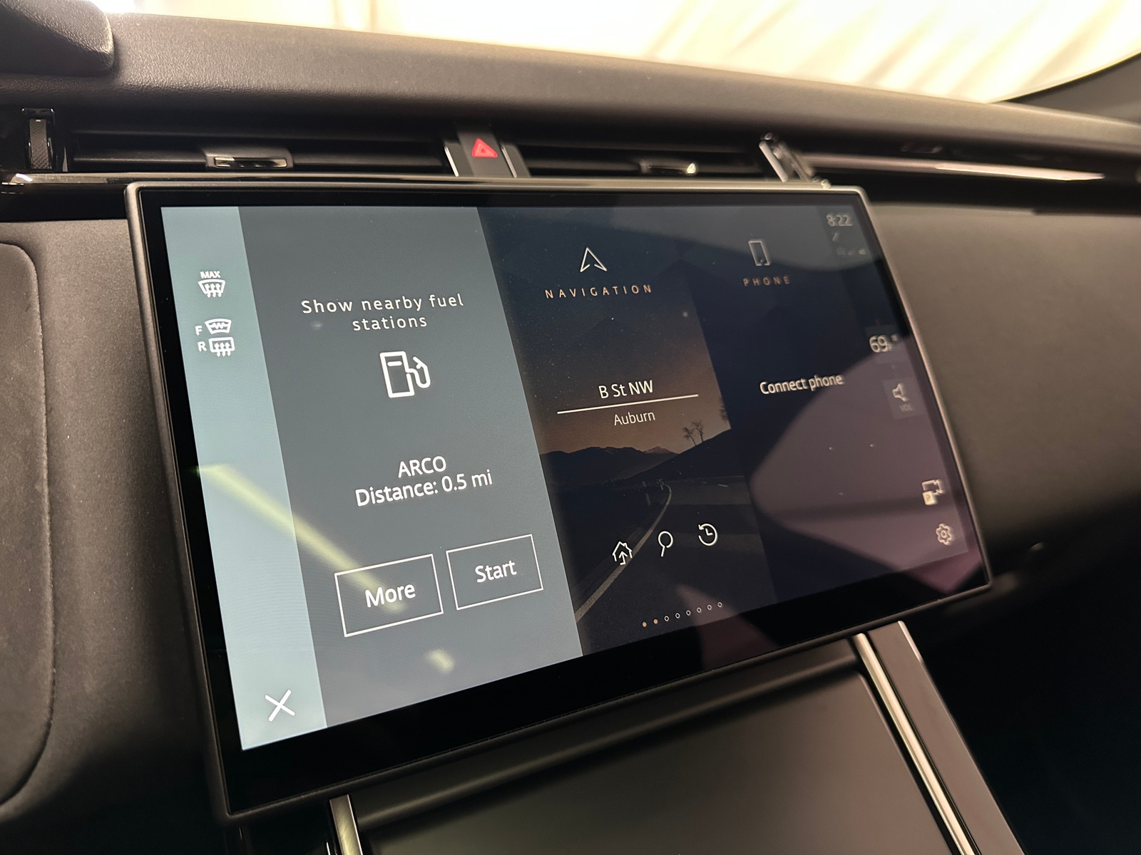 Thumbnail: 2024 Land Rover Range Rover Velar - 4