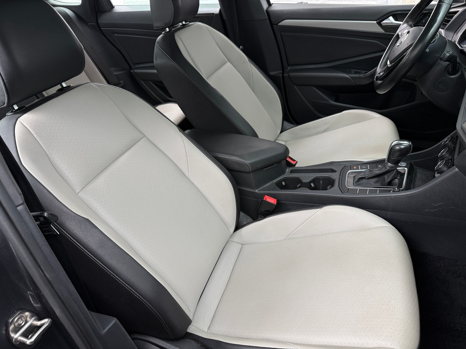 Thumbnail: 2019 Volkswagen Jetta - 2