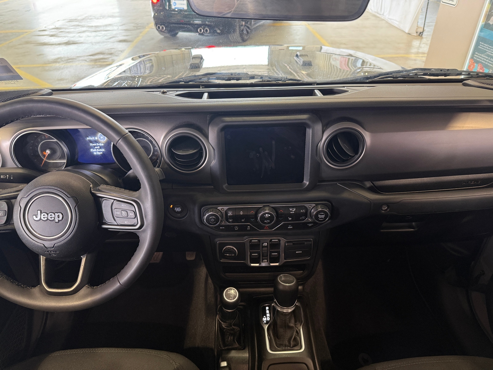 Thumbnail: 2023 Jeep Gladiator - 3