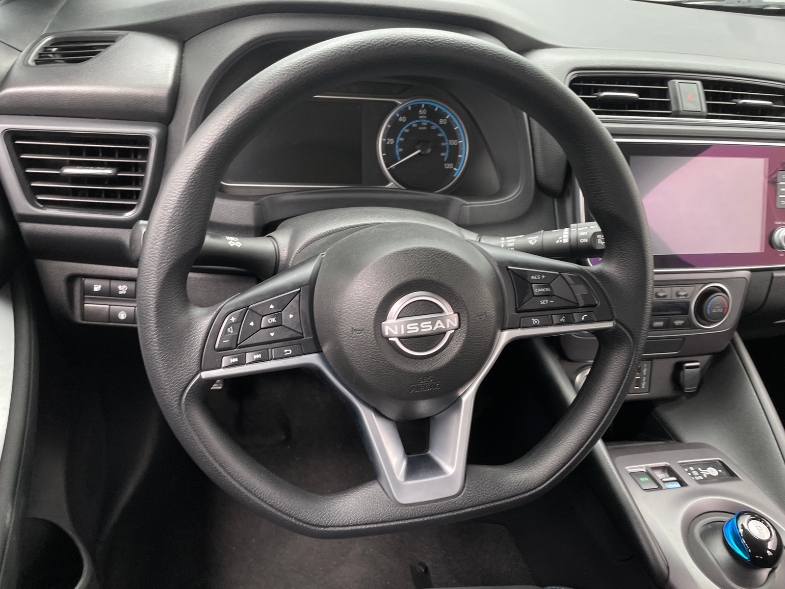 Thumbnail: 2025 Nissan Leaf - 5