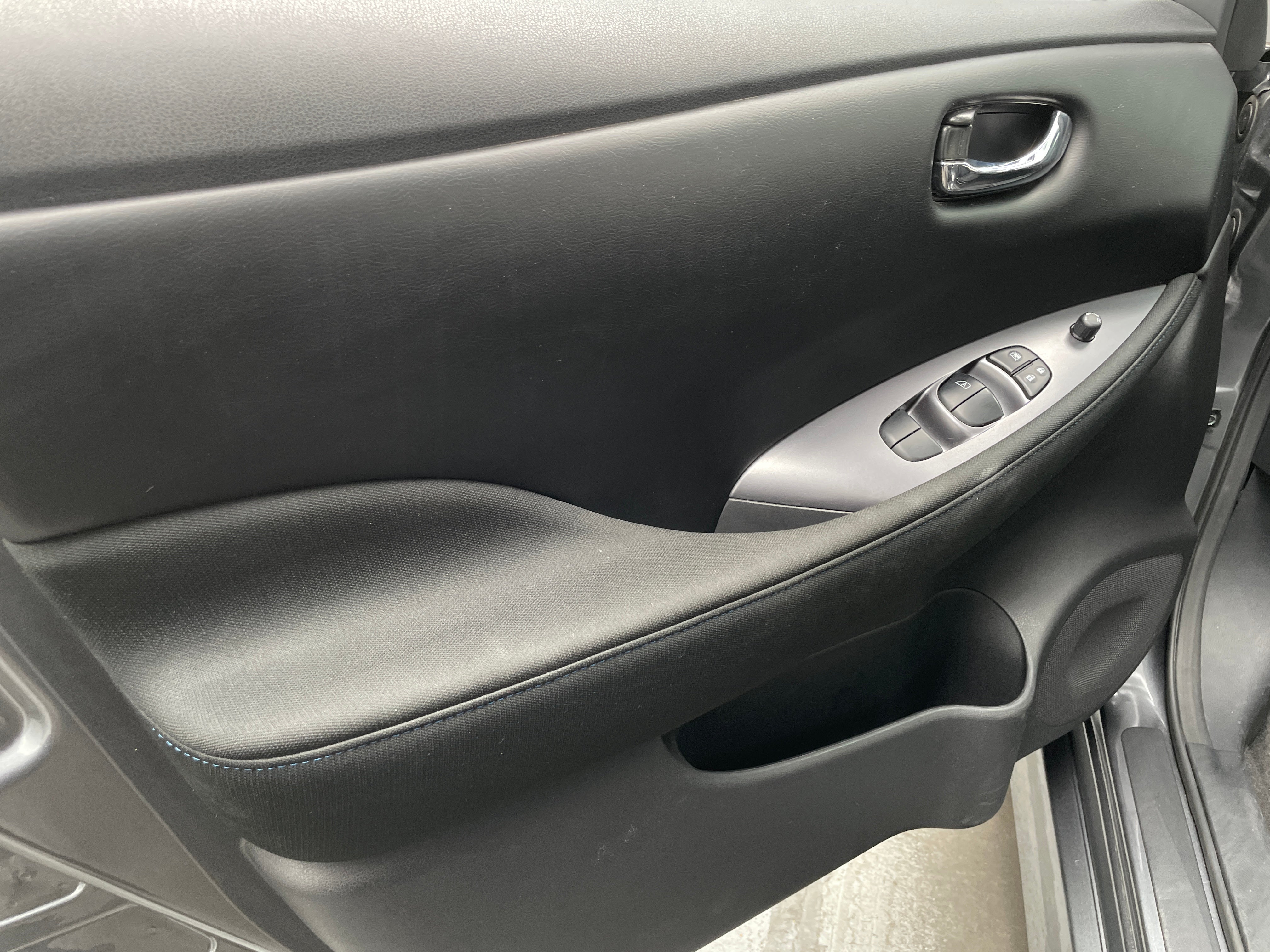 Used 2025 Nissan Leaf S with VIN 1N4AZ1BV5SC558247 for sale in Oak Creek, WI