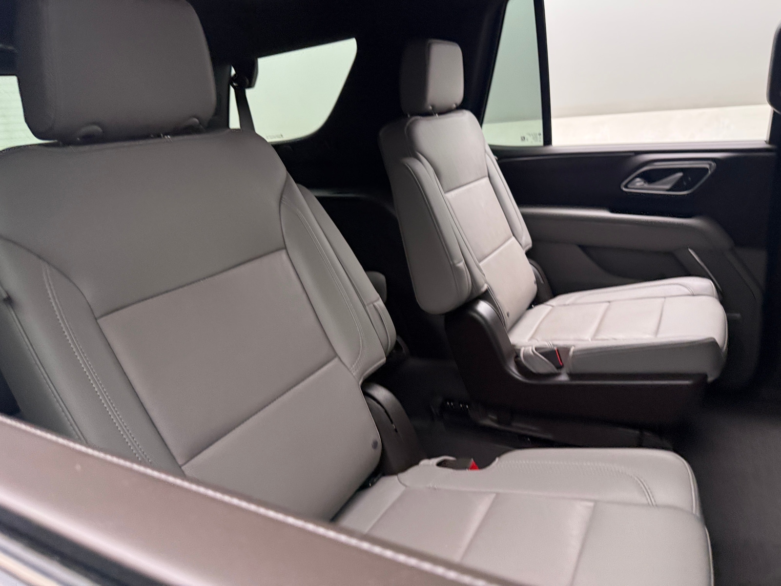 Thumbnail: 2022 Chevrolet Tahoe - 5