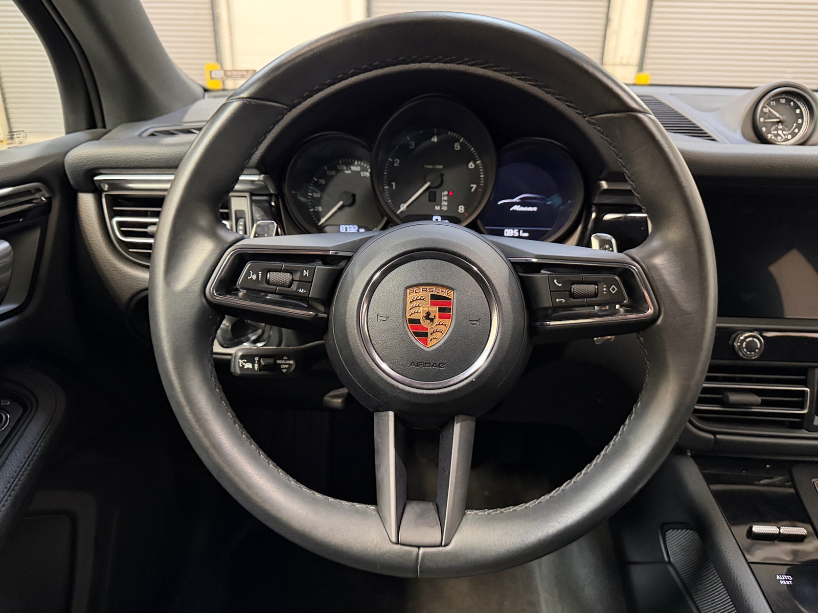 Thumbnail: 2023 Porsche Macan - 5