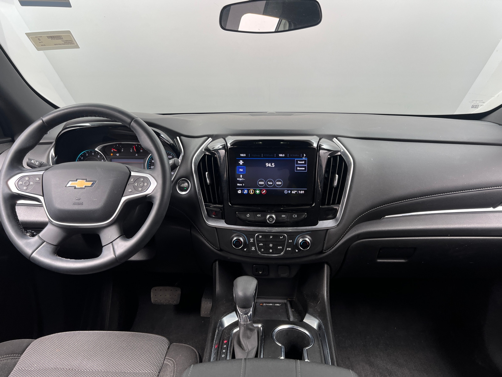 Thumbnail: 2023 Chevrolet Traverse - 3
