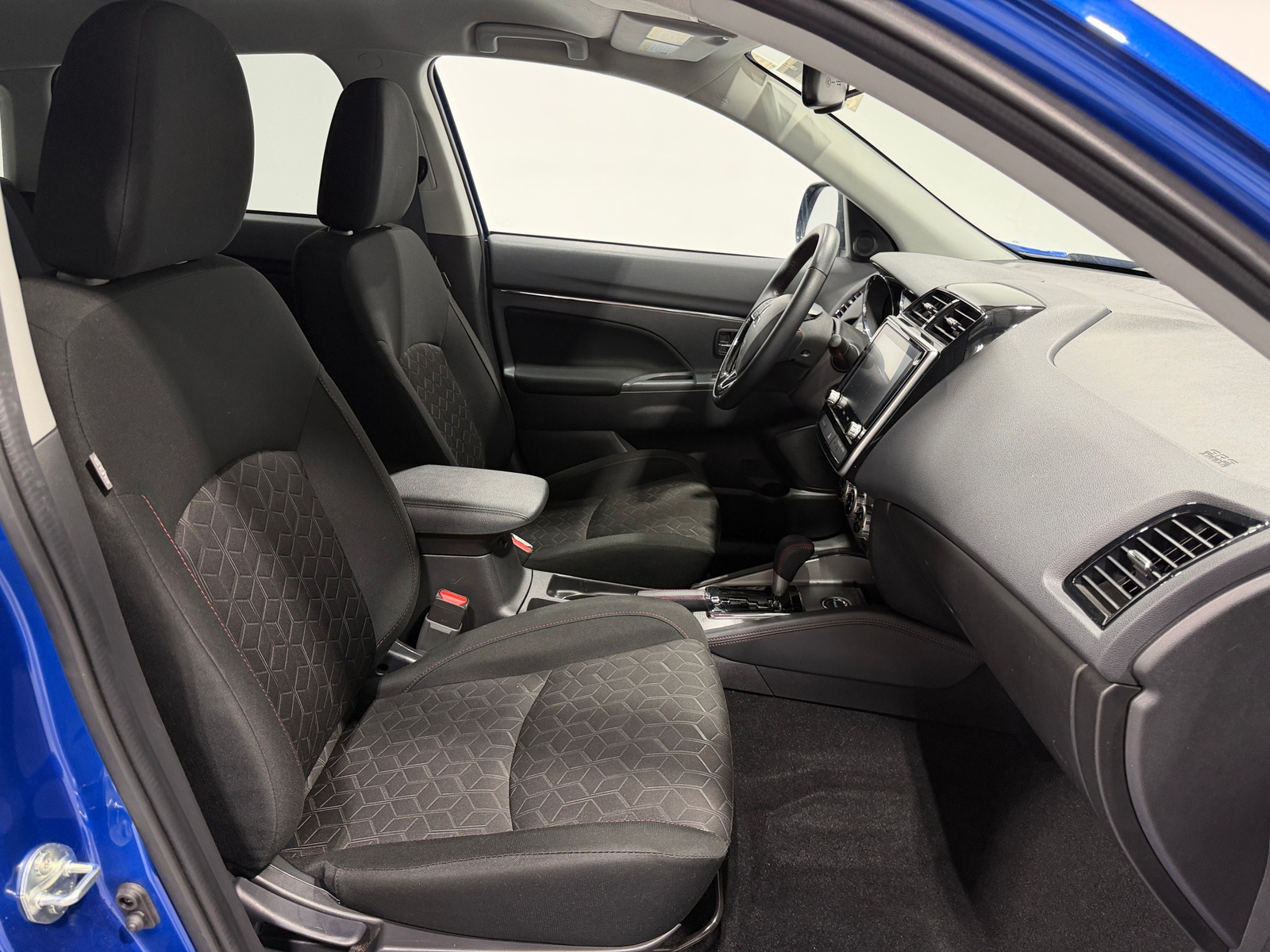 Thumbnail: 2025 Mitsubishi Outlander Sport - 2