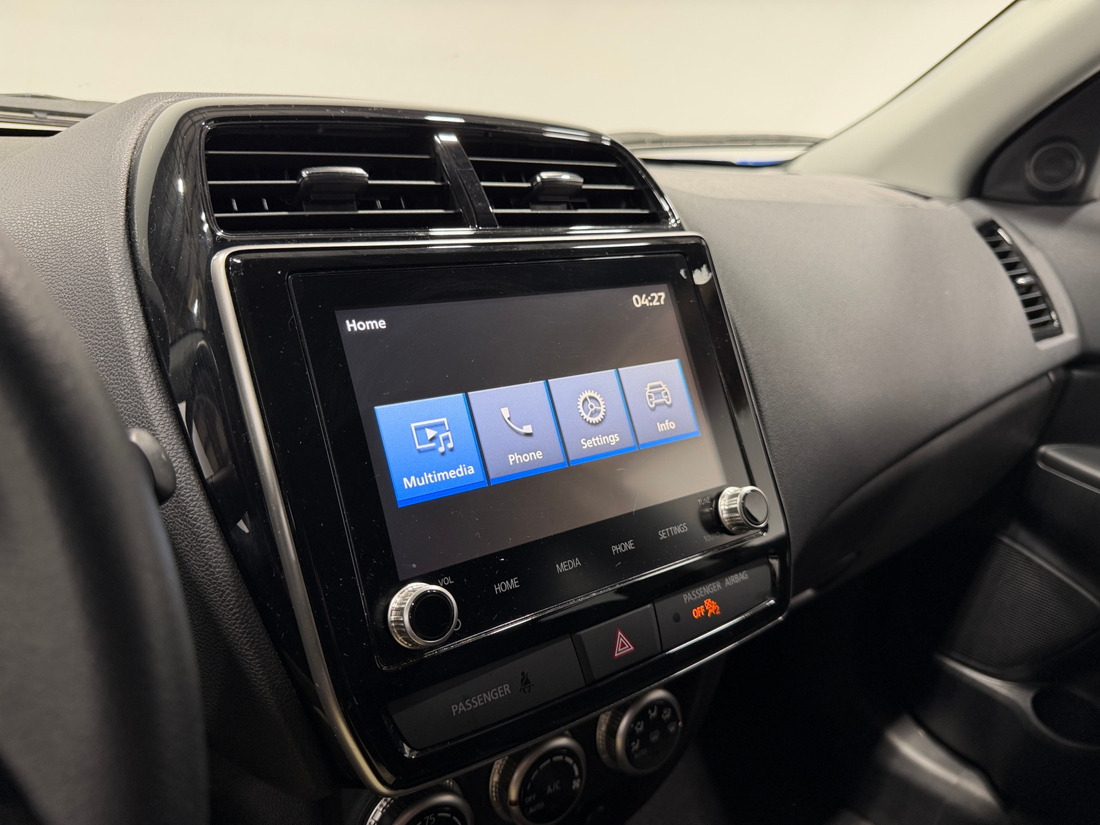 Thumbnail: 2025 Mitsubishi Outlander Sport - 4