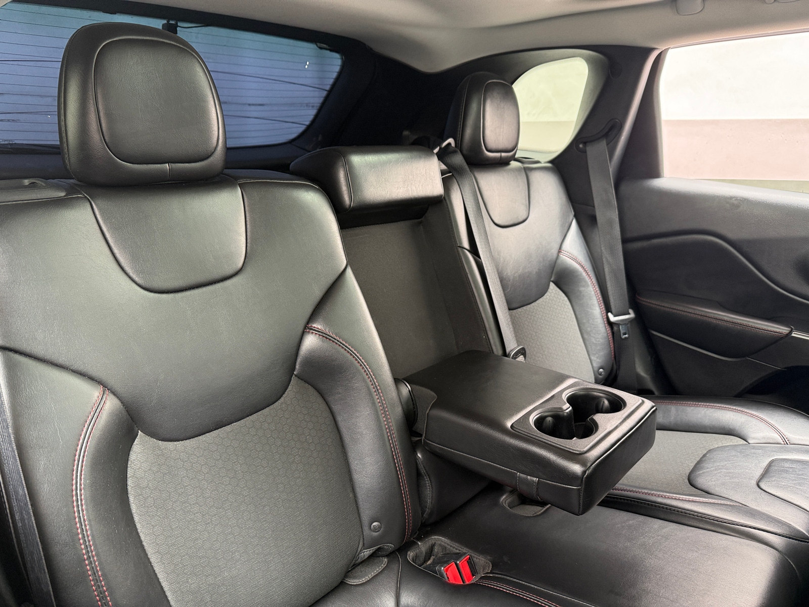 Thumbnail: 2019 Jeep Cherokee - 6