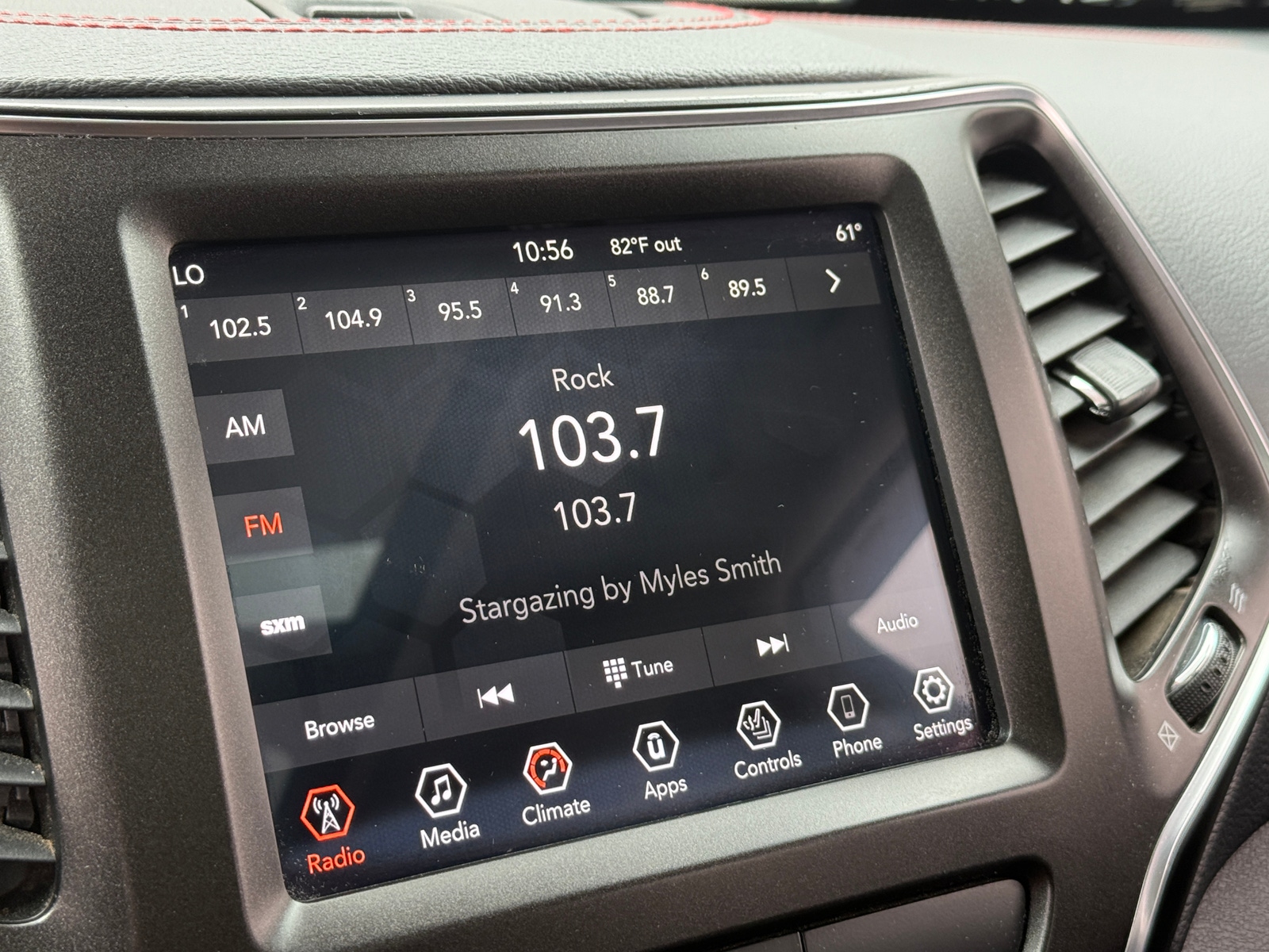 Thumbnail: 2019 Jeep Cherokee - 4