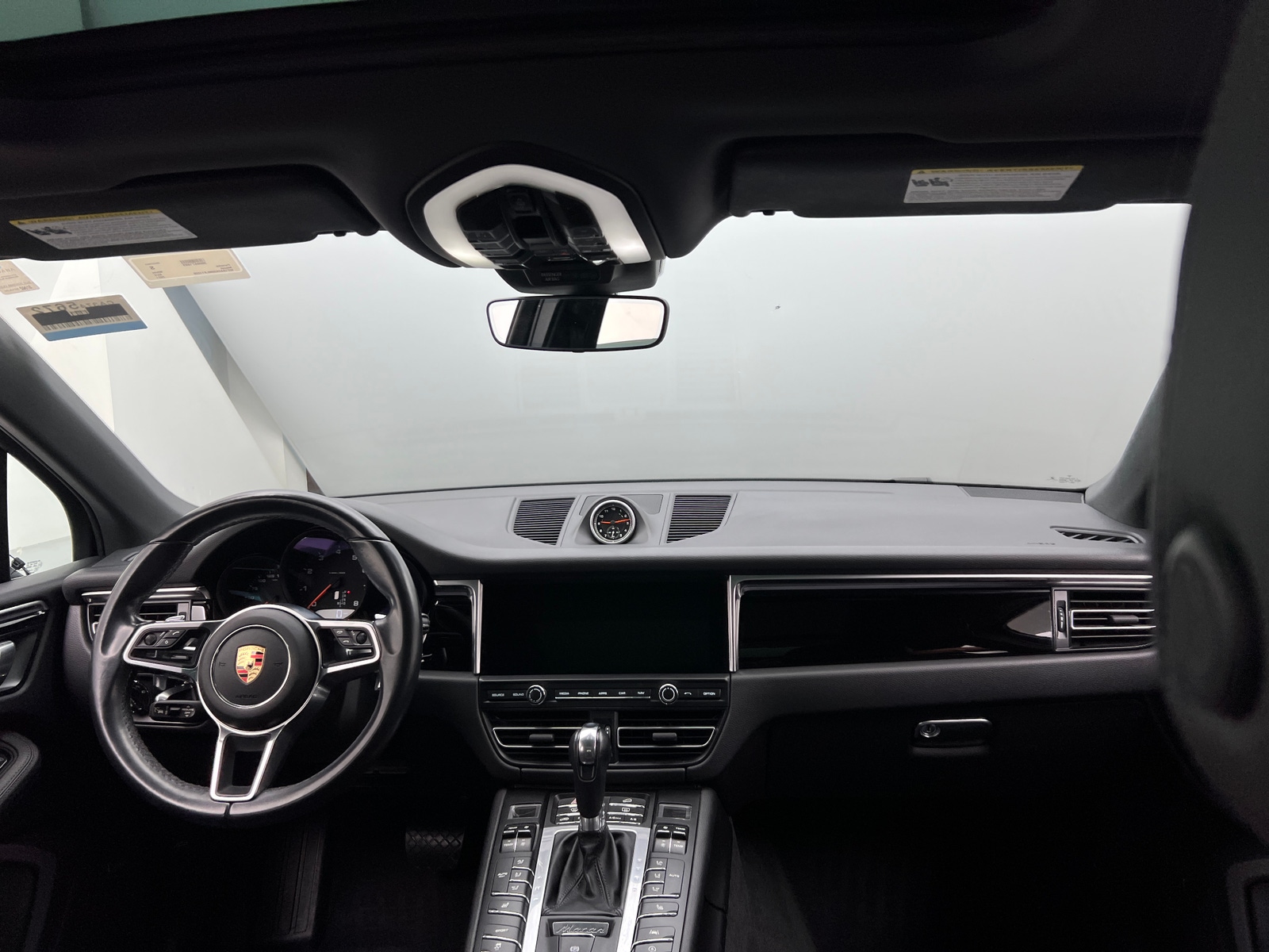 Thumbnail: 2021 Porsche Macan - 2