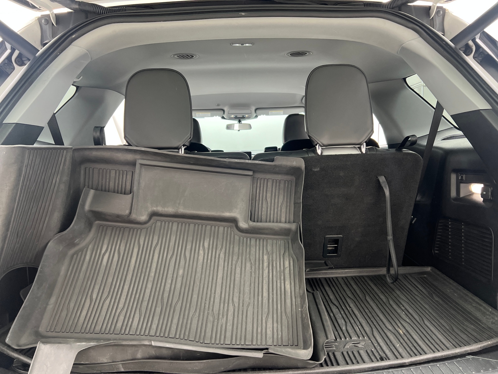 Thumbnail: 2021 Ford Explorer - 6