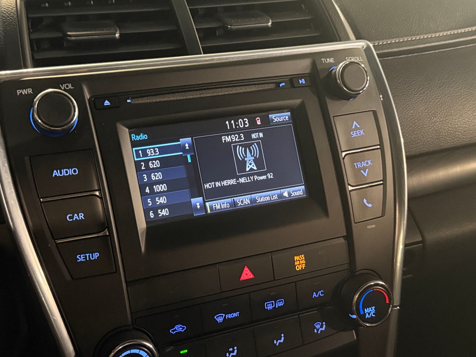 Thumbnail: 2015 Toyota Camry - 4