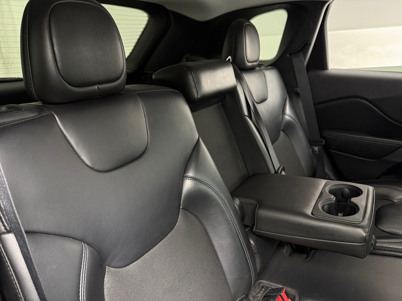 Thumbnail: 2020 Jeep Cherokee - 6