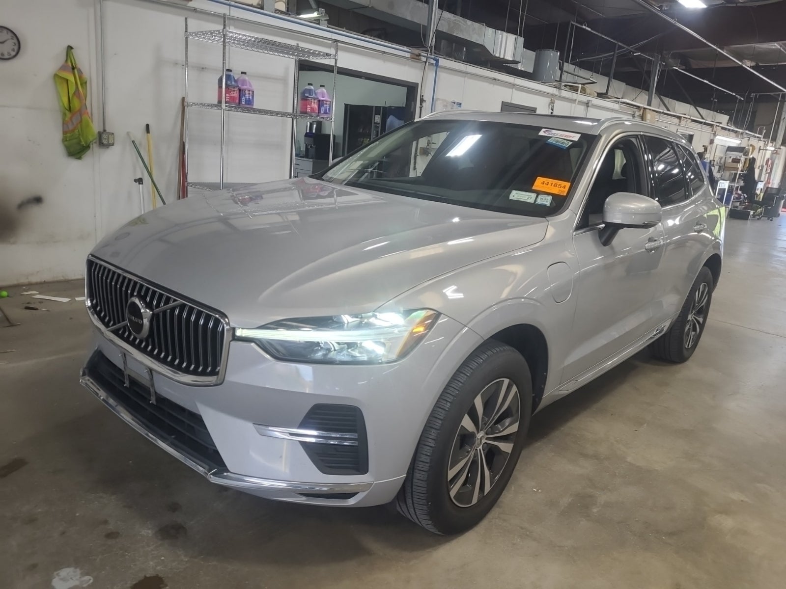 2023 Volvo XC60 Recharge Plug-In Hybrid Core Bright Theme