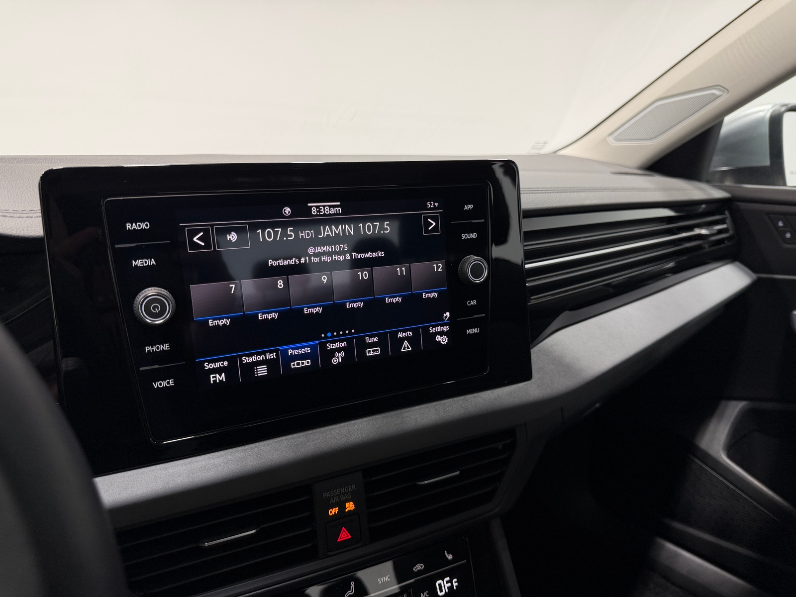 Thumbnail: 2025 Volkswagen Jetta - 4