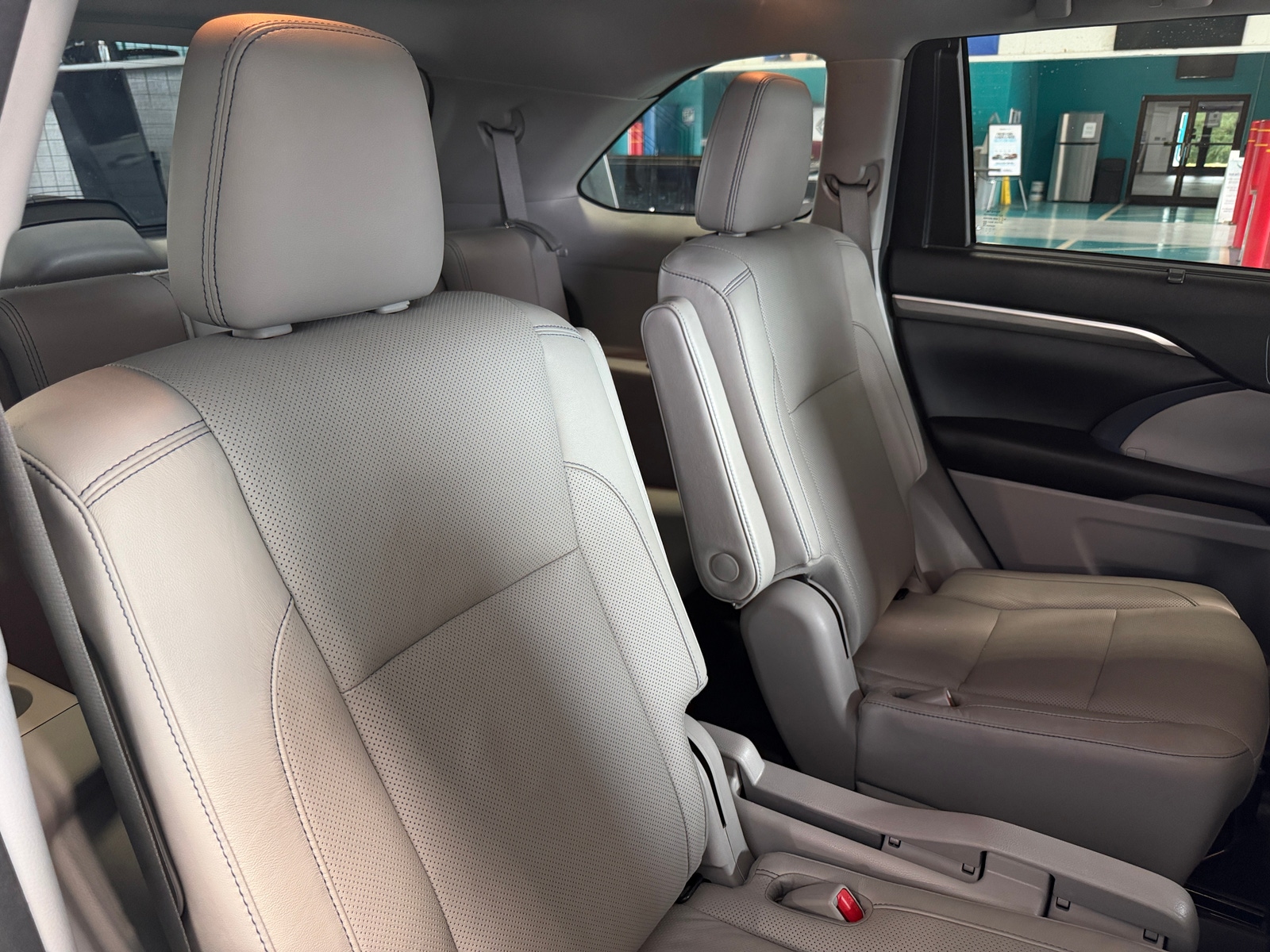 Thumbnail: 2017 Toyota Highlander - 6