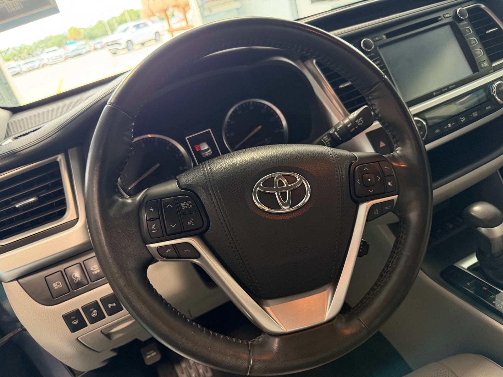 Thumbnail: 2017 Toyota Highlander - 5