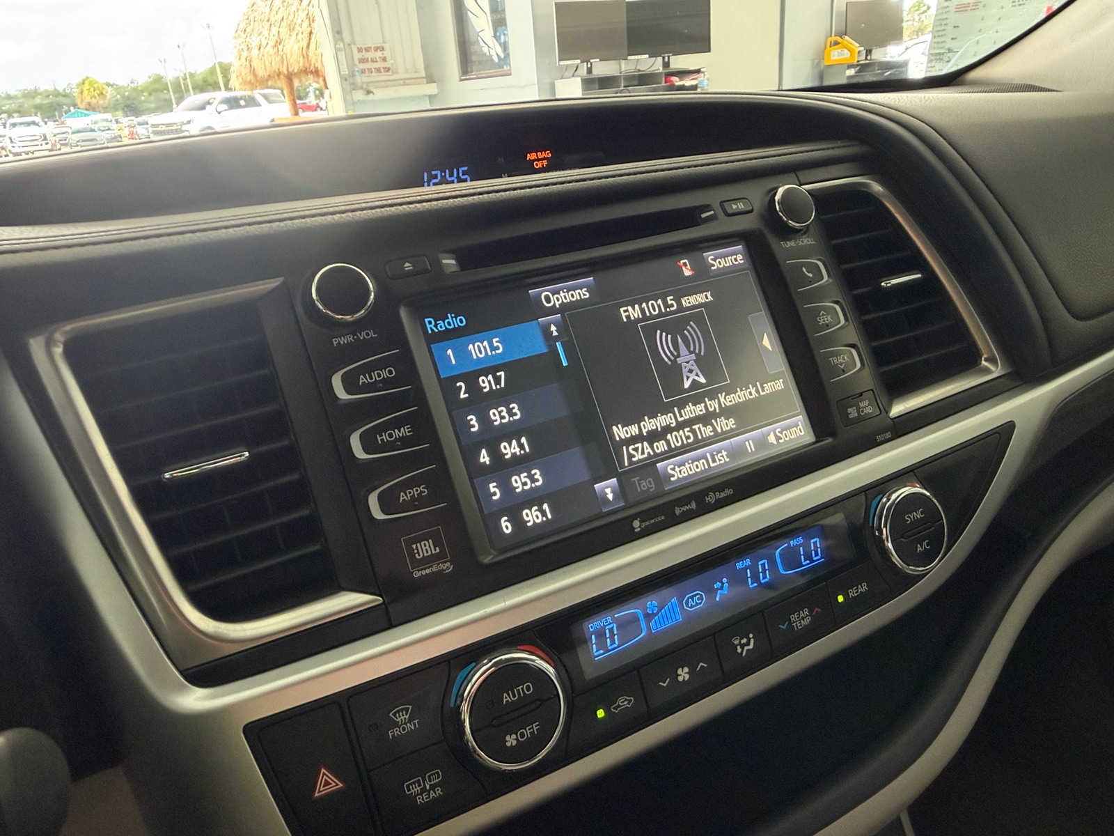 Thumbnail: 2017 Toyota Highlander - 4