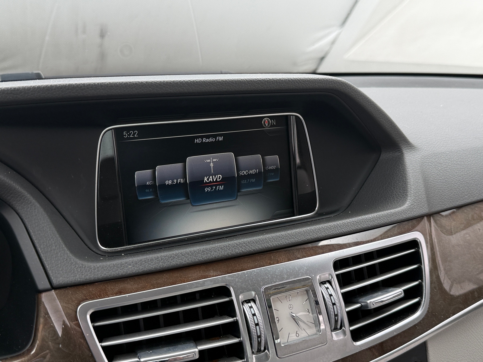 Thumbnail: 2016 Mercedes-Benz E-Class - 3