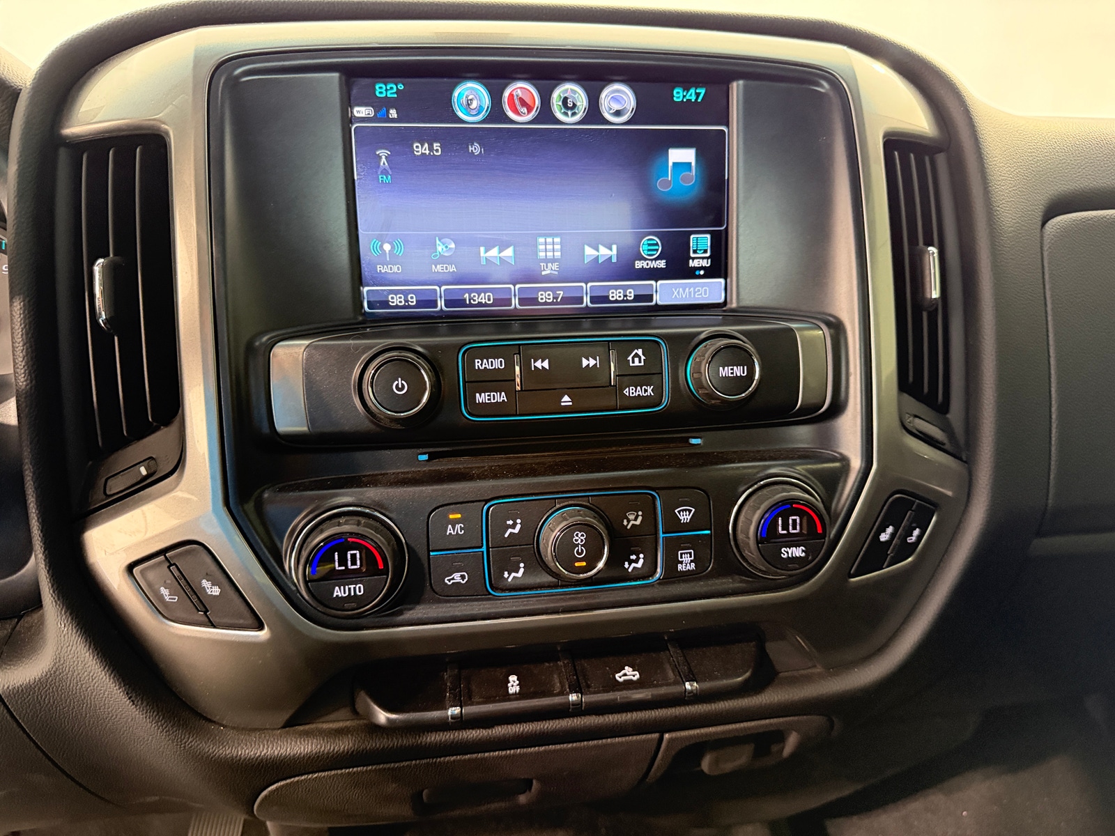 Thumbnail: 2018 Chevrolet Silverado 1500 - 4