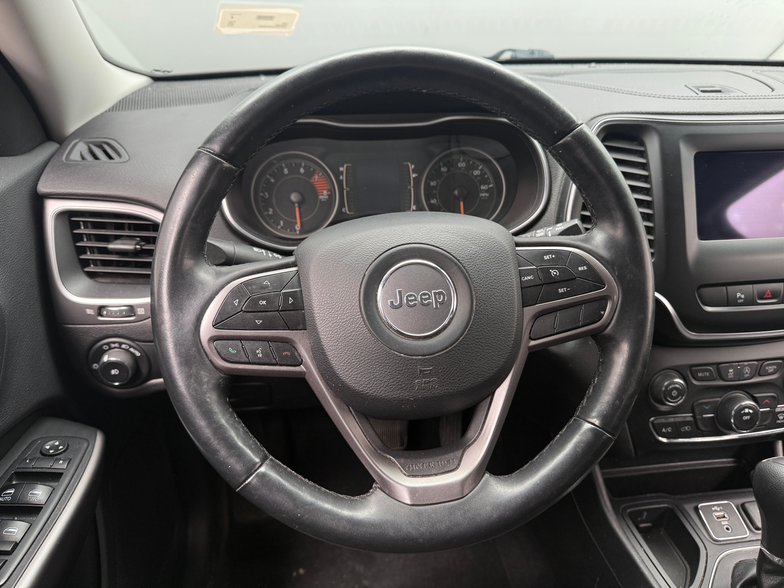 Thumbnail: 2019 Jeep Cherokee - 5