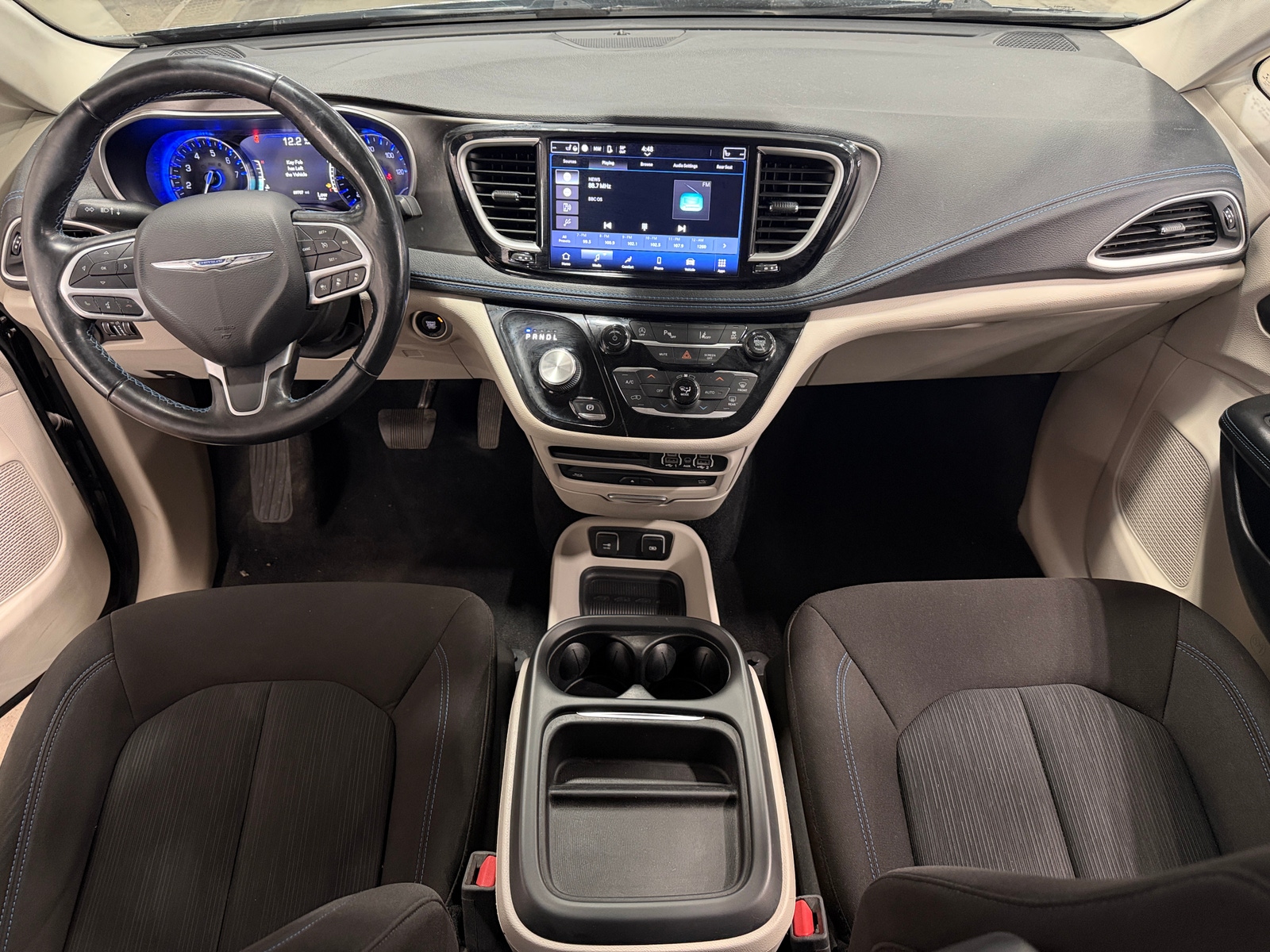 Thumbnail: 2021 Chrysler Pacifica - 3