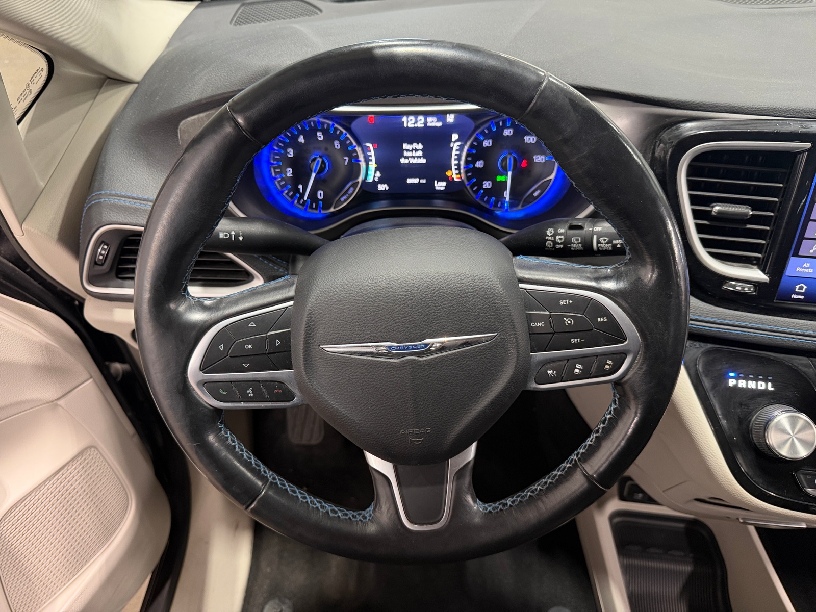 Thumbnail: 2021 Chrysler Pacifica - 5