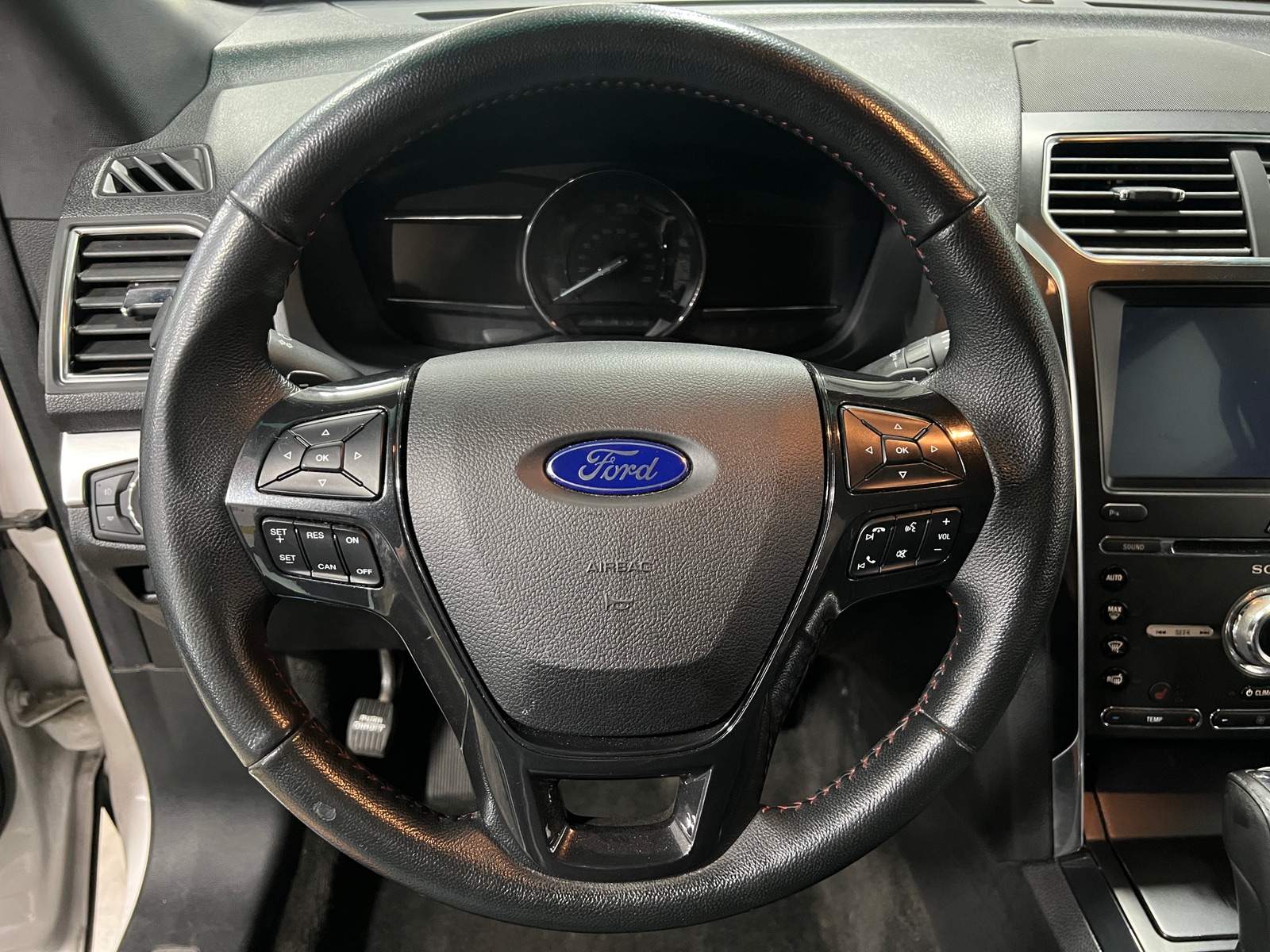 Thumbnail: 2018 Ford Explorer - 4