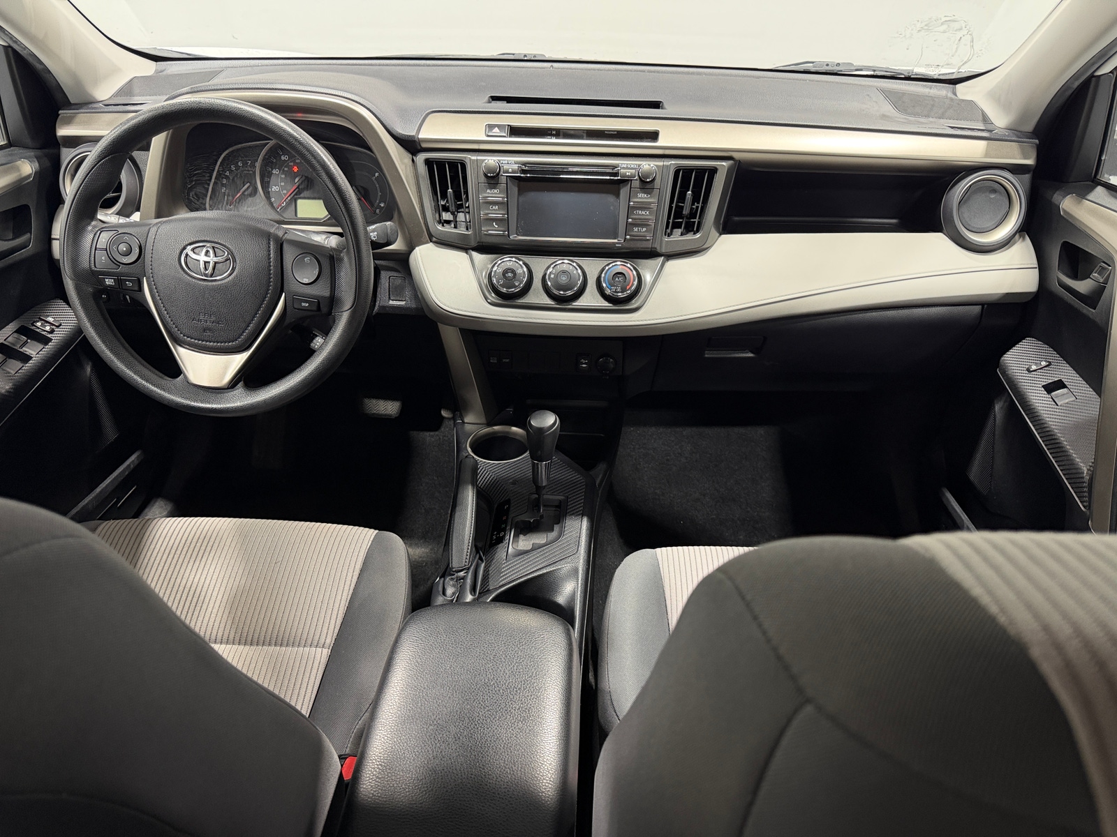 Thumbnail: 2015 Toyota RAV4 - 3